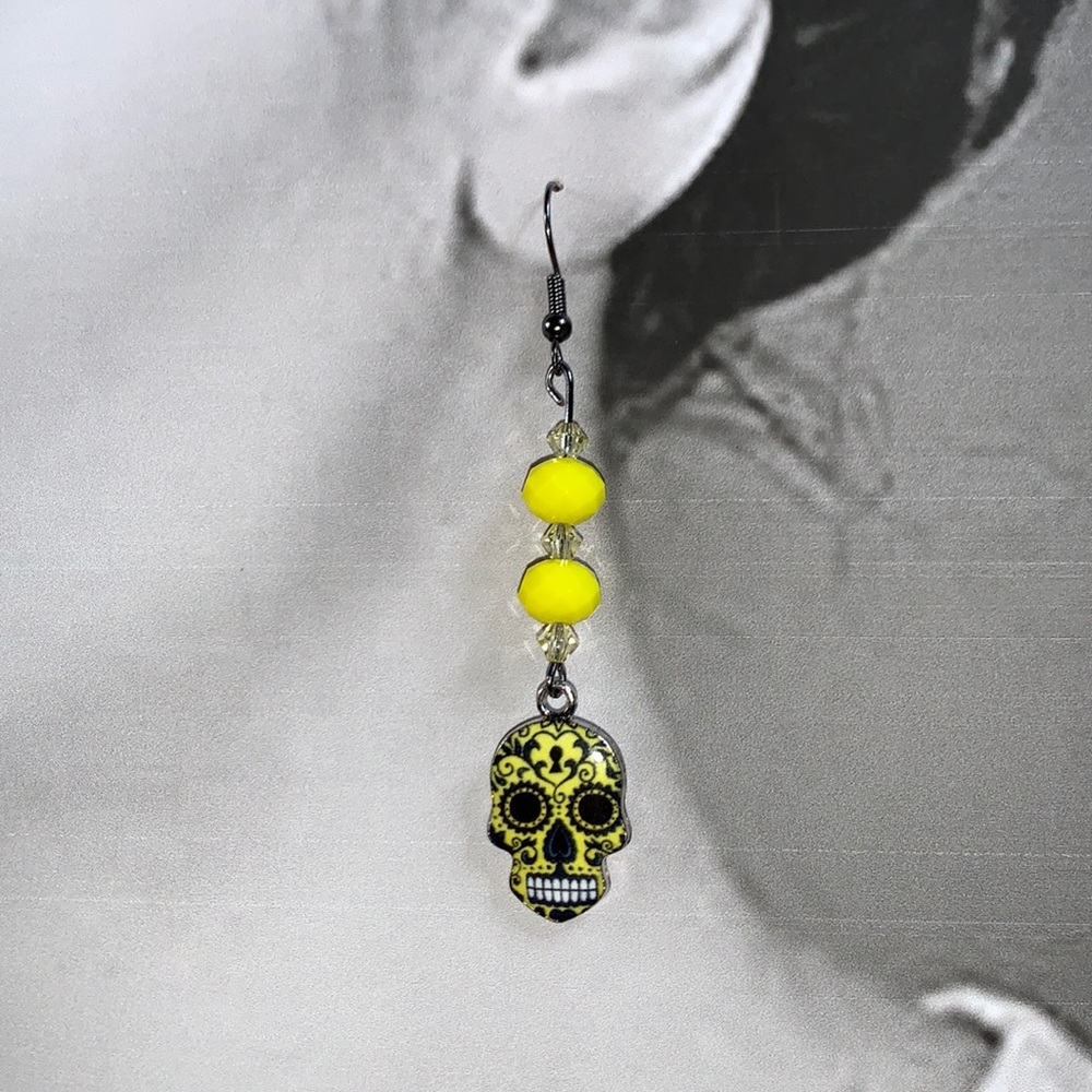 Hand Crafted 💛🖤 Sugar Skull Earrings Halloween Themed